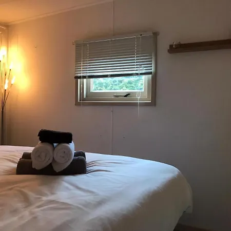 Omheind Chalet Met Prive Hottub. Op De Veluwe