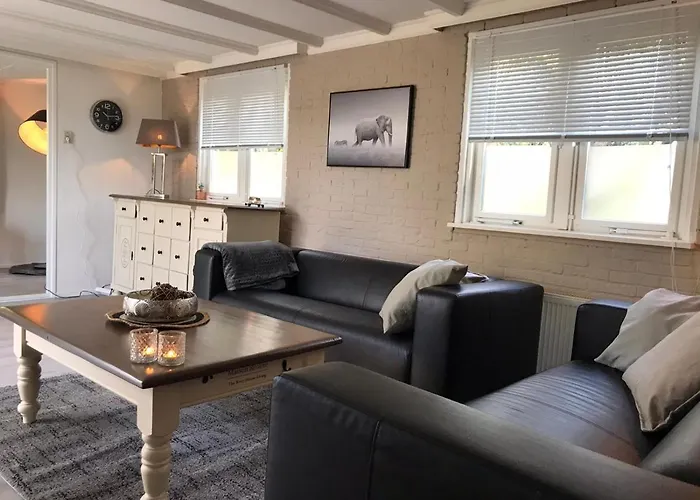 Omheind Chalet Met Prive Hottub. Op De Veluwe * Voorthuizen