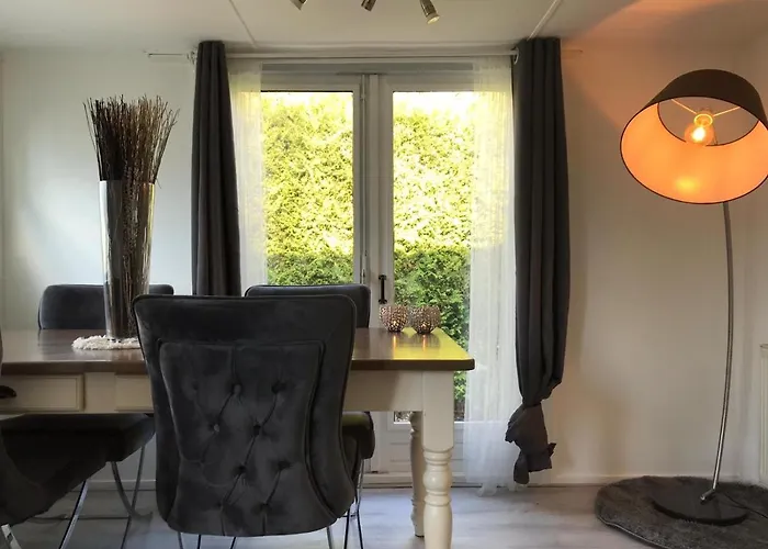 Omheind Chalet Met Prive Hottub. Op De Veluwe