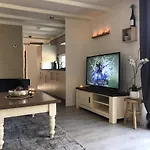 Сasa de vacaciones Omheind Chalet Met Prive Hottub. Op De Veluwe Voorthuizen
