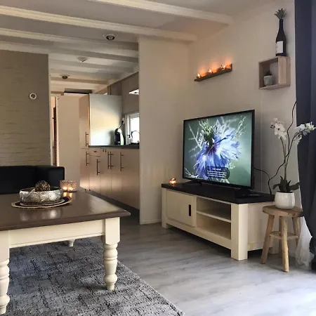 Prázdninový dům Omheind Chalet Met Prive Hottub. Op De Veluwe Voorthuizen