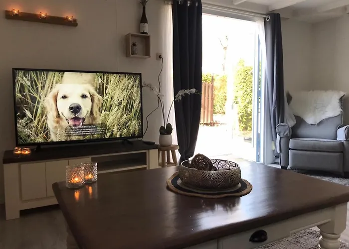 Дом отдыха Omheind Chalet Met Prive Hottub. Op De Veluwe *